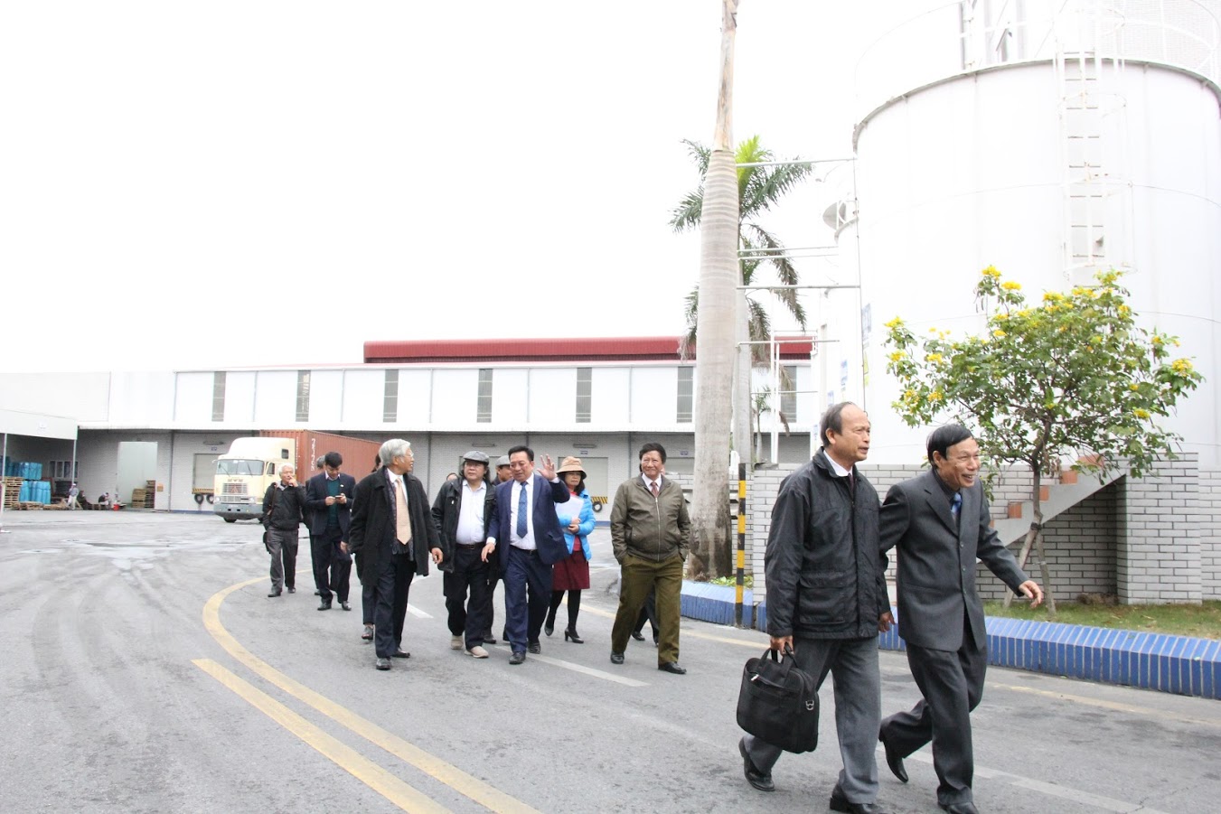 Liên hiệp các Hội Khoa học và Kĩ thuật Hải Phòng tham quan nhà máy công ty VICO Lien hiep cac Hoi Khoa hoc va Ki thuat Hai Phong tham quan nha may cong ty VICO