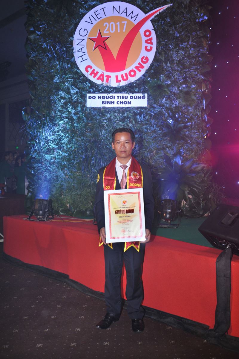 Công ty VICO vinh dự nhận danh hiệu HVNCLC 2017 Cong ty VICO nhan danh hiệu HVNCLC 2017