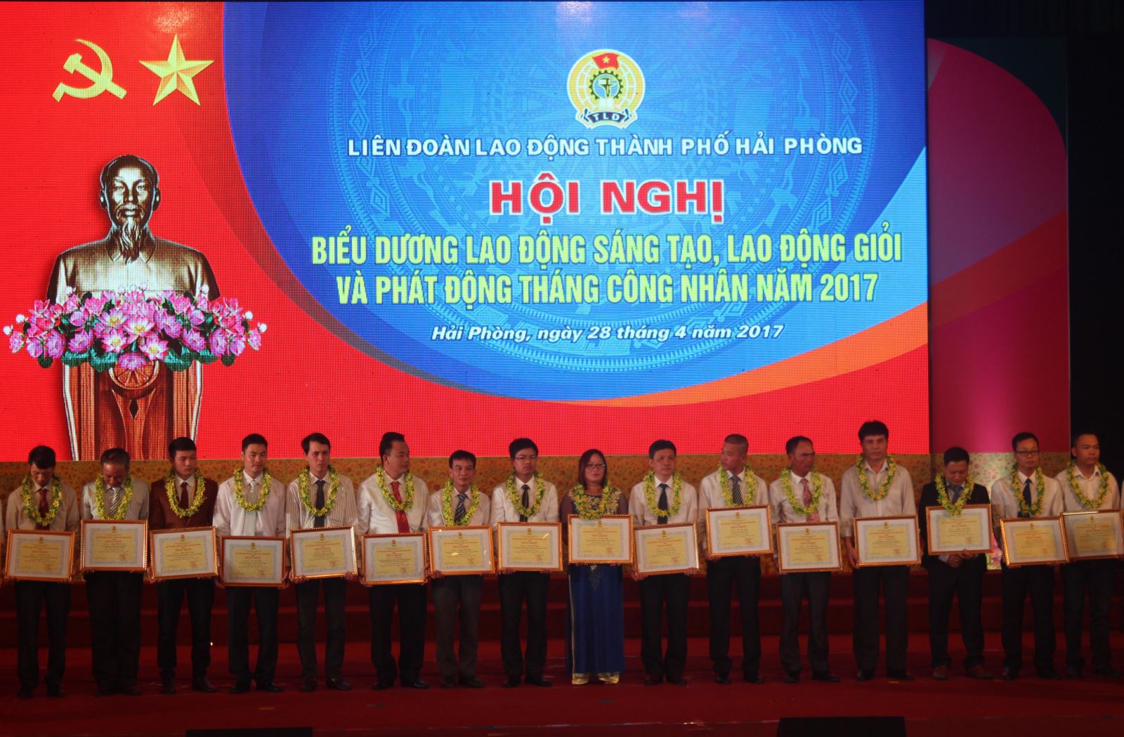 hoi nghi bieu duong lao dong sang tao, lao dong gioi nam 2017