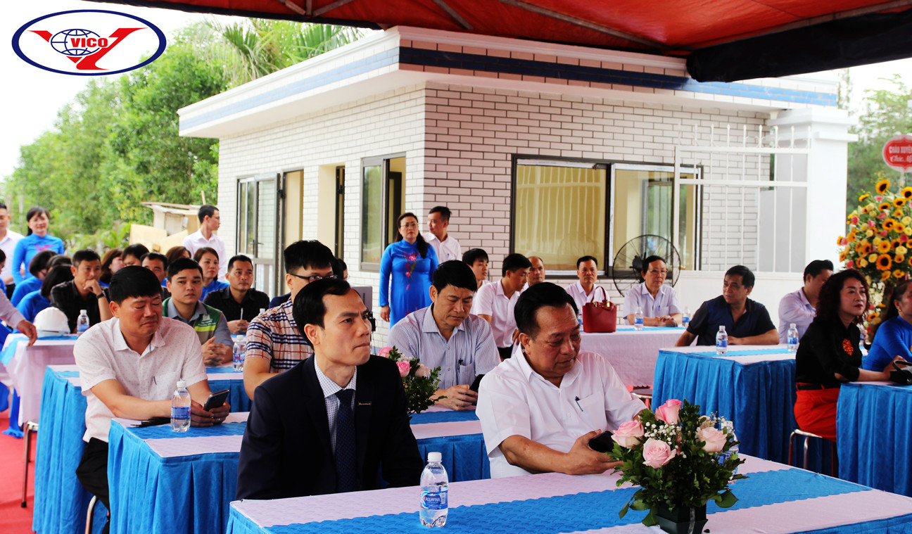 Các vị khách quý có mặt trong buổi lễ khởi công