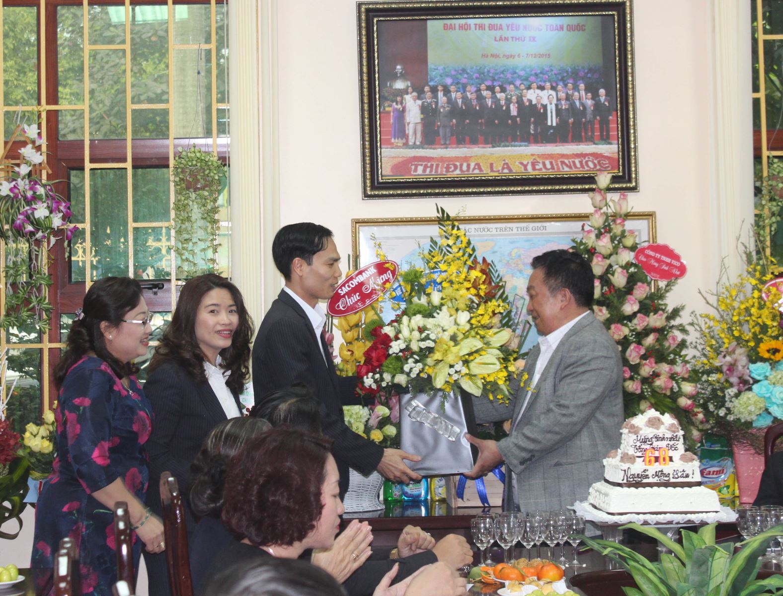 Ngân hàng Sacombank Chi nhánh Hải Phòng chúc mừng sinh nhật Tổng Giám Đốc công ty VICO Ngan hang Sacombank chi nhanh Hai Phong chuc mung sinh nhat Tong Giam doc cong ty VICO