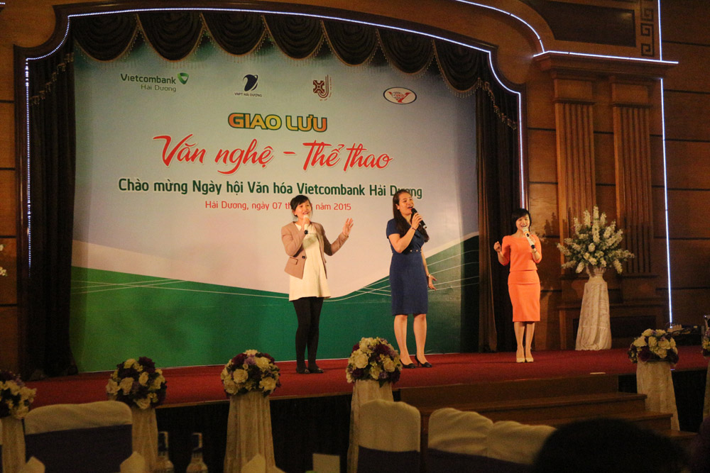 Giao lưu văn nghệ - thể thao với ngân hàng Vietcombank