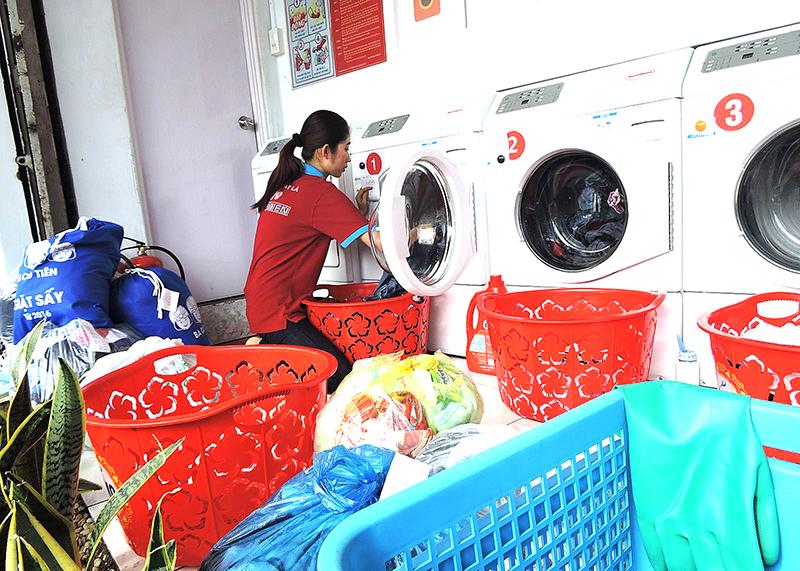 Nên mua nước giặt cho tiệm giặt ủi nào tốt nhất?